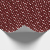 Maroon White Sticks and Dotted Lines Gemustert Geschenkpapier (Ecke)