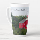 Marquette Harbour Lighthouse Latte Tasse (Linke Ecke)
