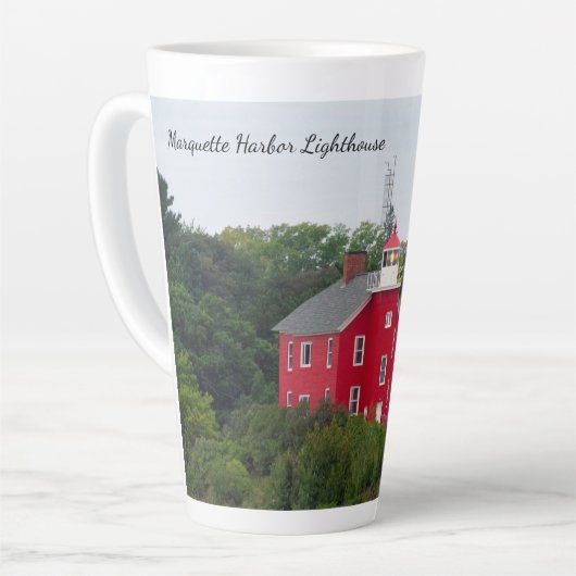 Marquette Harbour Lighthouse Latte Tasse (Linke Ecke)