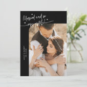 Married and Grateful Wedding Photo Black Dankeskarte (Stehend Vorderseite)