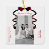 Married and Merry Bow Photo Christmas Newlyweds Keramikornament (Vorderseite)
