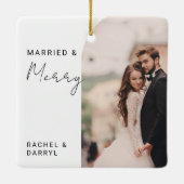 Married and Merry Photo Minimal Script Elegant Keramikornament (Rückseite)