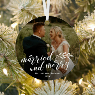 Married and Merry Script Wedding Foto von Christma Ornament Aus Metall