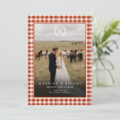 "Married & Bright" Gingham Monogram Crest 2 Photo Dankeskarte (Stehend Vorderseite)