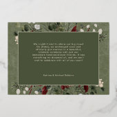 Married & Bright Winter Berries & Pine Green Folien Feiertagskarte (Rückseite)