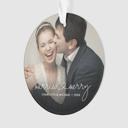 Married & Merry Heart Script Modern Custom Wedding Ornament (Vorderseite)