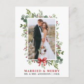 Married & Merry Watercolor Greenery Red Bow Postkarte (Vorderseite)