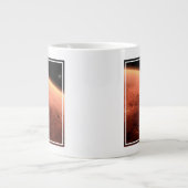 Mars Wissenschaftslabor nähernde Mars. Jumbo-Tasse (Vorderseite)