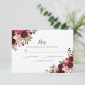 Marsala Burgund Red Floral Wedding RSVP Karte (Stehend Vorderseite)