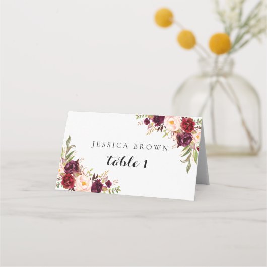 Marsala Burgundy Floral Wedding Platzkarte (Vorderseite)