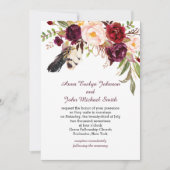 Marsala Burgundy White Roses Feathers Boho Wedding Einladung (Vorderseite)