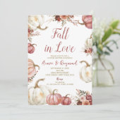 Marsala Pumpkin Fall in Liebe Couple Dusche Einladung (Stehend Vorderseite)