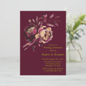 Marsala Red and Gold Peony Bouquet Wedding Einladung (Stehend Vorderseite)