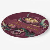 Marsala Red and Gold Peony mit Hochzeitsrennen Pappteller (Schrägansicht)