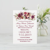 Marsala Red Burgund Floral Wedding Einladungen (Stehend Vorderseite)