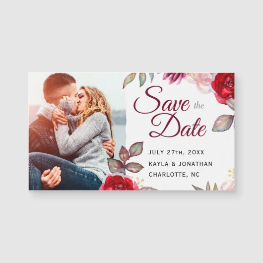 Marsala rote Blume kleines Wedding Save the Date Magnetkarte (Vorderseite)