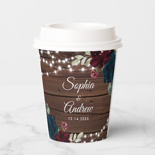 Marsala und Navy Rustic Wood Wedding Pappbecher (Rückseite)