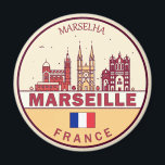Marseille France City Skyline Emblem Magnet<br><div class="desc">Marseille minimalistisches, farbenfrohes Kunstdesign mit Denkmälern und Sehenswürdigkeiten der Stadt in Frankreich.</div>