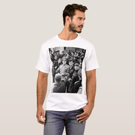Marshall Zhukov verziert Field_War Bild T-Shirt (Vorne ganz)