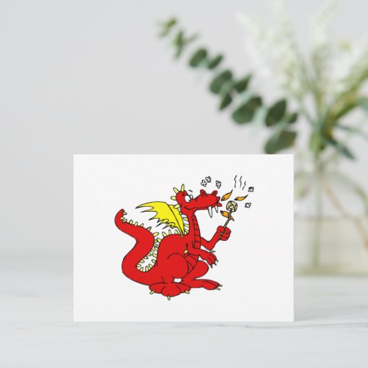 Marshmallow Toasting Dragon Postkarte (Stehend Vorderseite)