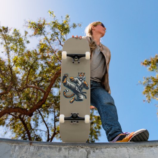 Martial Arts Tiger Skateboard (Außenbereich 1)