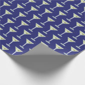 Martini Drinks On Blue Background Geschenkpapier (Ecke)