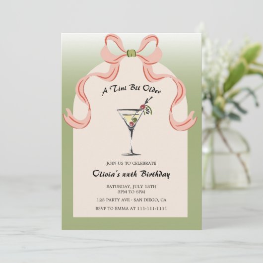 Martini Tini Bit Ältere Cocktail Erwachsene Geburt Einladung (Stehend Vorderseite)