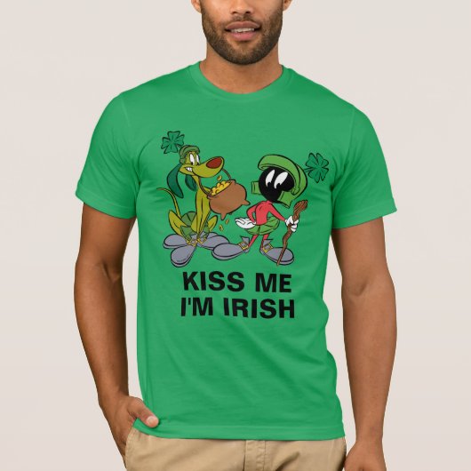 MARVIN THE MARTIAN™ mit K-9| St. Patrick's Day T-Shirt (Vorderseite)