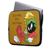 MARVIN THE MARTIAN™ Reclining with Laser Laptopschutzhülle (Vorderseite Links)