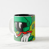 MARVIN THE MARTIAN™ Sneaking Zweifarbige Tasse (Vorderseite Links)