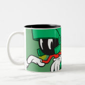 MARVIN THE MARTIAN™ Sneaking Zweifarbige Tasse (Links)