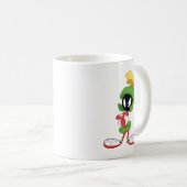 MARVIN THE MARTIAN™ | Überquerte Waffen Kaffeetasse (VorderseiteRechts)