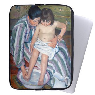Mary Cassatt - Das Bad des Kindes / Das Bad Laptopschutzhülle