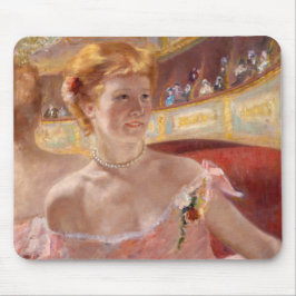 Mary Cassatt - Eine Frau mit Perlenschnur in einer Mousepad
