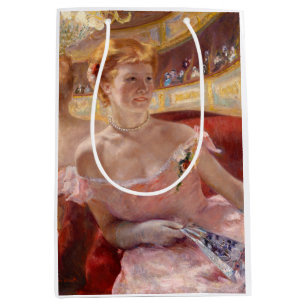 Mary Cassatt - Frau mit Perlenkette in einer Loge Mittlere Geschenktüte