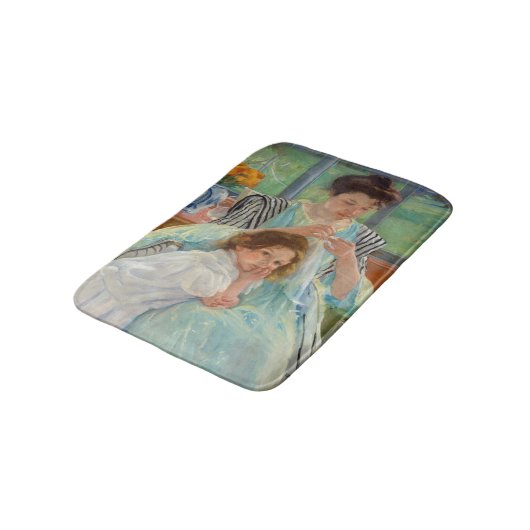 Mary Cassatt - Jungmütternähen Badematte (Schrägansicht)