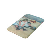 Mary Cassatt - Kinder, die am Strand spielen Badematte (Schrägansicht)