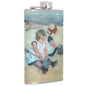 Mary Cassatt - Kinder, die am Strand spielen Flachmann (Rechts)