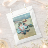Mary Cassatt - Kinder, die am Strand spielen Geschenktütchen (Ausgeschnitten)