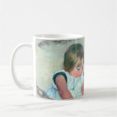 Mary Cassatt - Kinder, die am Strand spielen Kaffeetasse (Links)