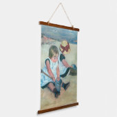 Mary Cassatt - Kinder, die am Strand spielen Wandteppich Mit Holzrahmen (Gewinkelt)