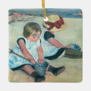 Mary Cassatt - Kinder spielen am Strand Keramikornament