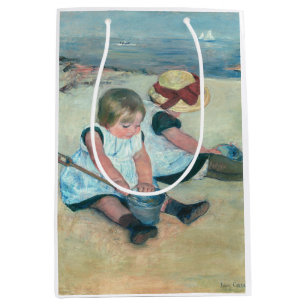 Mary Cassatt - Kinder spielen am Strand Mittlere Geschenktüte
