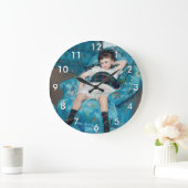 Mary Cassatt - Kleines Mädchen in einem blauen Ses Große Wanduhr (Zuhause)