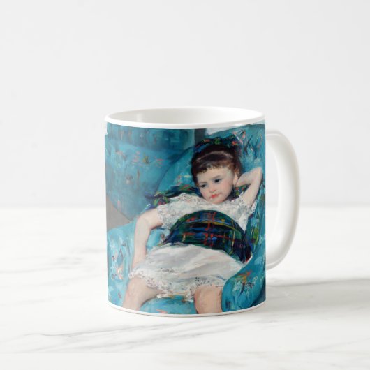 Mary Cassatt - Kleines Mädchen in einem blauen Ses Kaffeetasse (VorderseiteRechts)