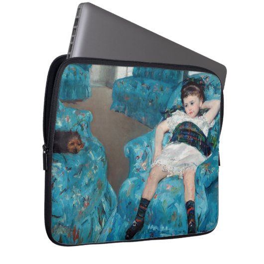 Mary Cassatt - Kleines Mädchen in einem blauen Ses Laptopschutzhülle (Vorne Rechts)