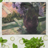 Mary Cassatt - Lilacs in einem Fenster Geschirrtuch (Gefaltet)