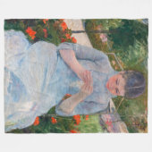 Mary Cassatt - Mädchen nähen im Garten Fleecedecke (Vorderseite (Horizontal))
