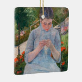 Mary Cassatt - Mädchen nähen im Garten Keramikornament (Rechts)