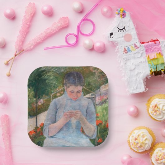 Mary Cassatt - Mädchen nähen im Garten Pappteller (Party)